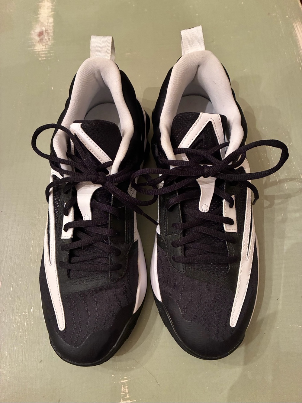 Like New Nike Giannis Immortality 3 Black and White Men's Sneakers Size 10